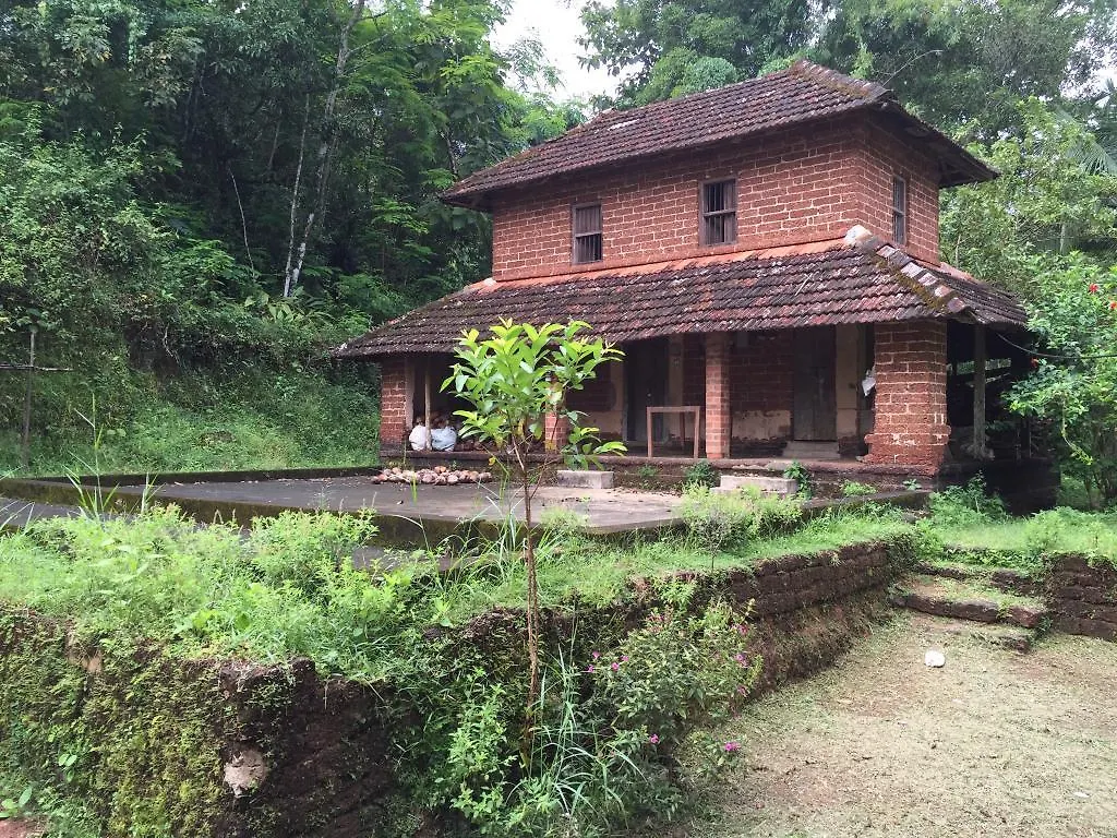 Thalathoor Heritage Bed and Breakfast Kalanadu